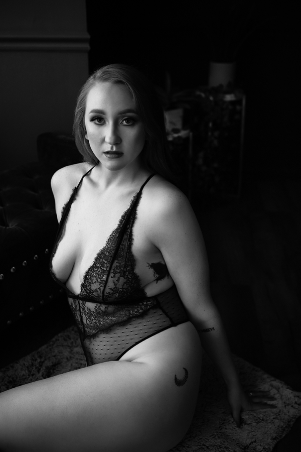 photo to accompany post - what to expect at our annapolis boudoir studio
